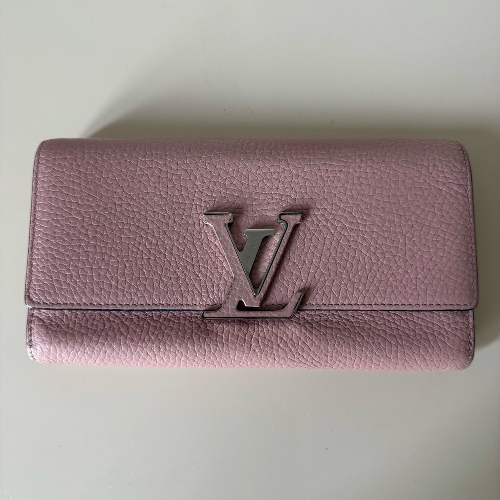 Louis Vuitton Capucines Long Wallet in Magnolia Pink